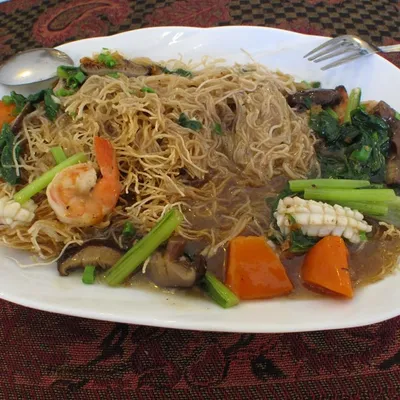 bihun hong kong - Dayana Ala Thai Seafood Menu