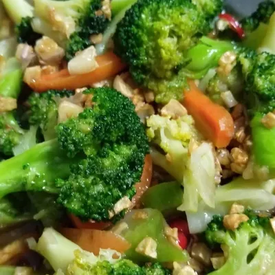 brokoli goreng - Dayana Ala Thai Seafood Menu