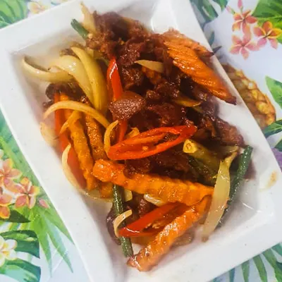 Daging Goreng Kunyit - Eddy & Pak Mod Tomyam Seafood Menu