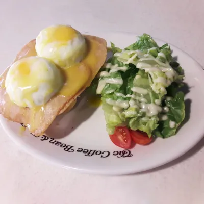 Egg Benedict - The Coffee Bean & Tea Leaf Menu