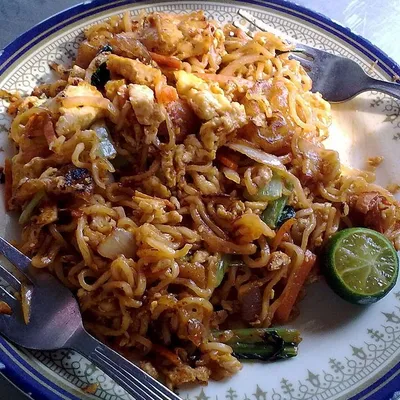 maggi goreng - Dayana Ala Thai Seafood Menu