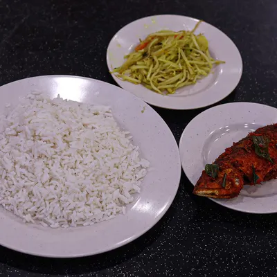 Nasi Campur Ikan + 1 Sayur - Abadi Cafeteria Menu