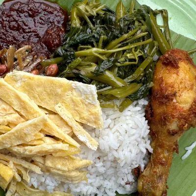 Nasi Lemak Ayam Goreng Berempah - Nasi Lemak Ujong Pasir @ Restoran Ming Huat Menu