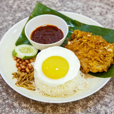 Nasi Lemak Ayam Set + Telur - RESTORAN YASIN (JB) Menu