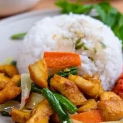 Nasi Putih Ayam Goreng Kunyit - Abadi Cafeteria Menu