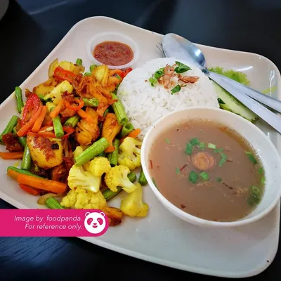 nasi putih +ayamgoreng kunyit - Eddy & Pak Mod Tomyam Seafood Menu