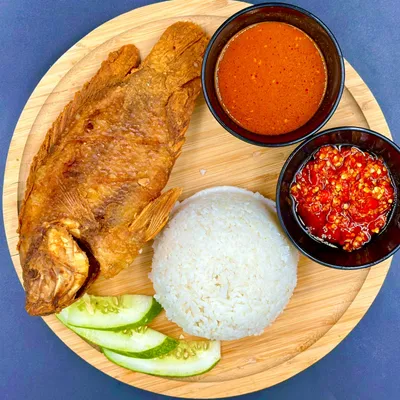 (NEW) Nasi Kukus Talapia Krispy Cili Gesek - Planet Nasi Kukus Menara U (Shah Alam) Menu