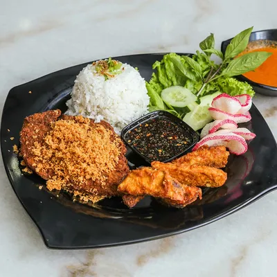 Set Bawal Panas - Ayam Penyet Bonda Menu